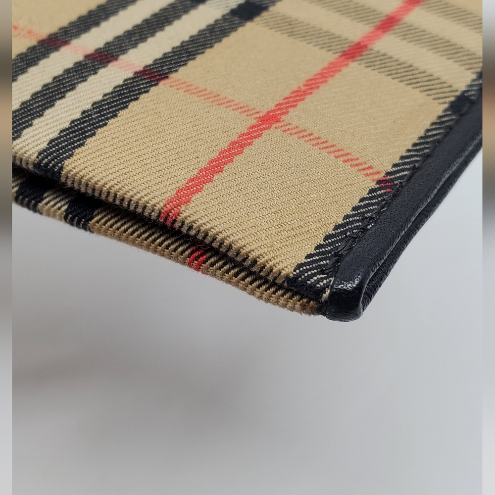 Burberry Check Clutch - Picture 5 of 9